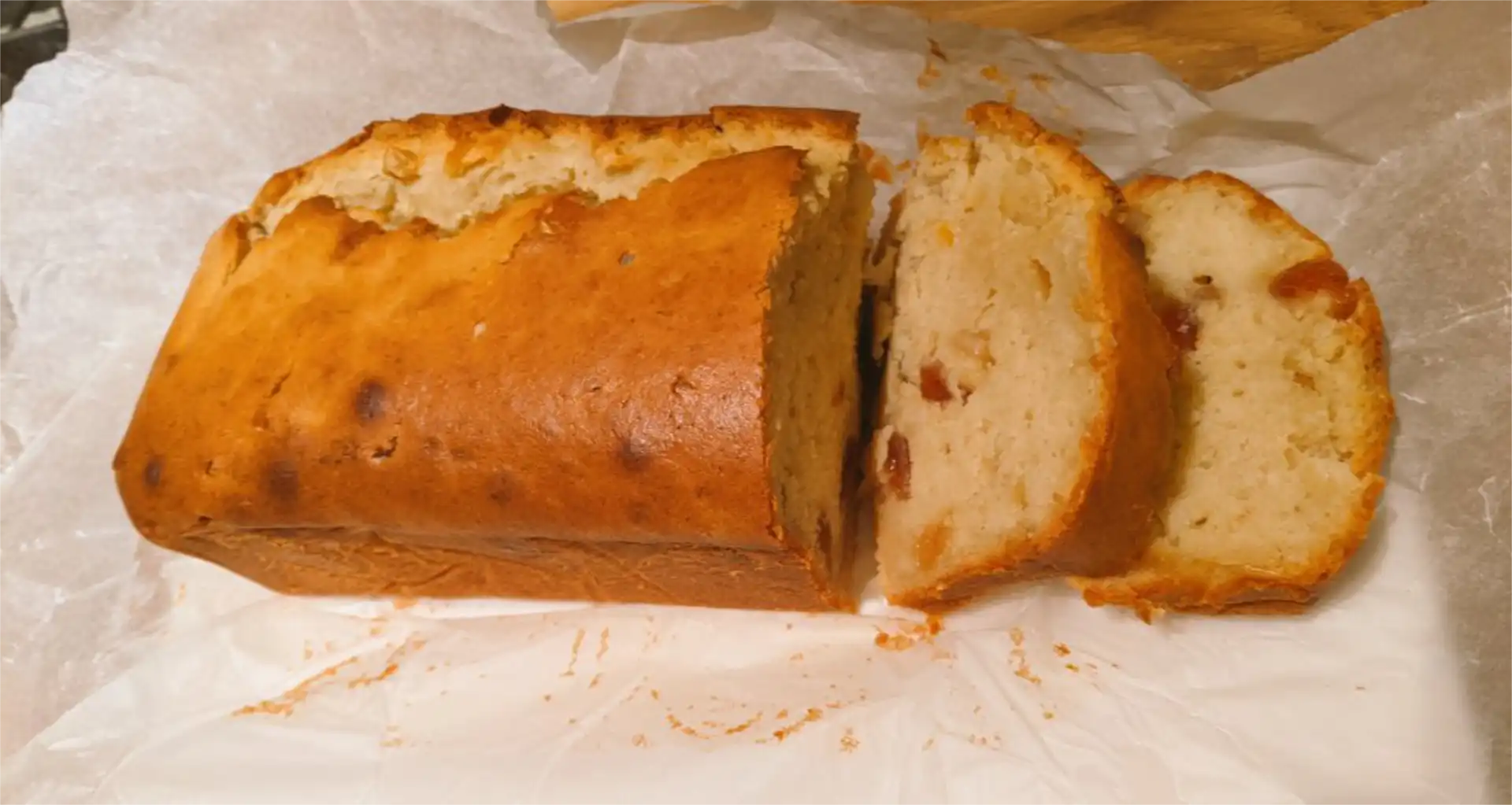 Bejewelled almond banana bread | Munching Matilda