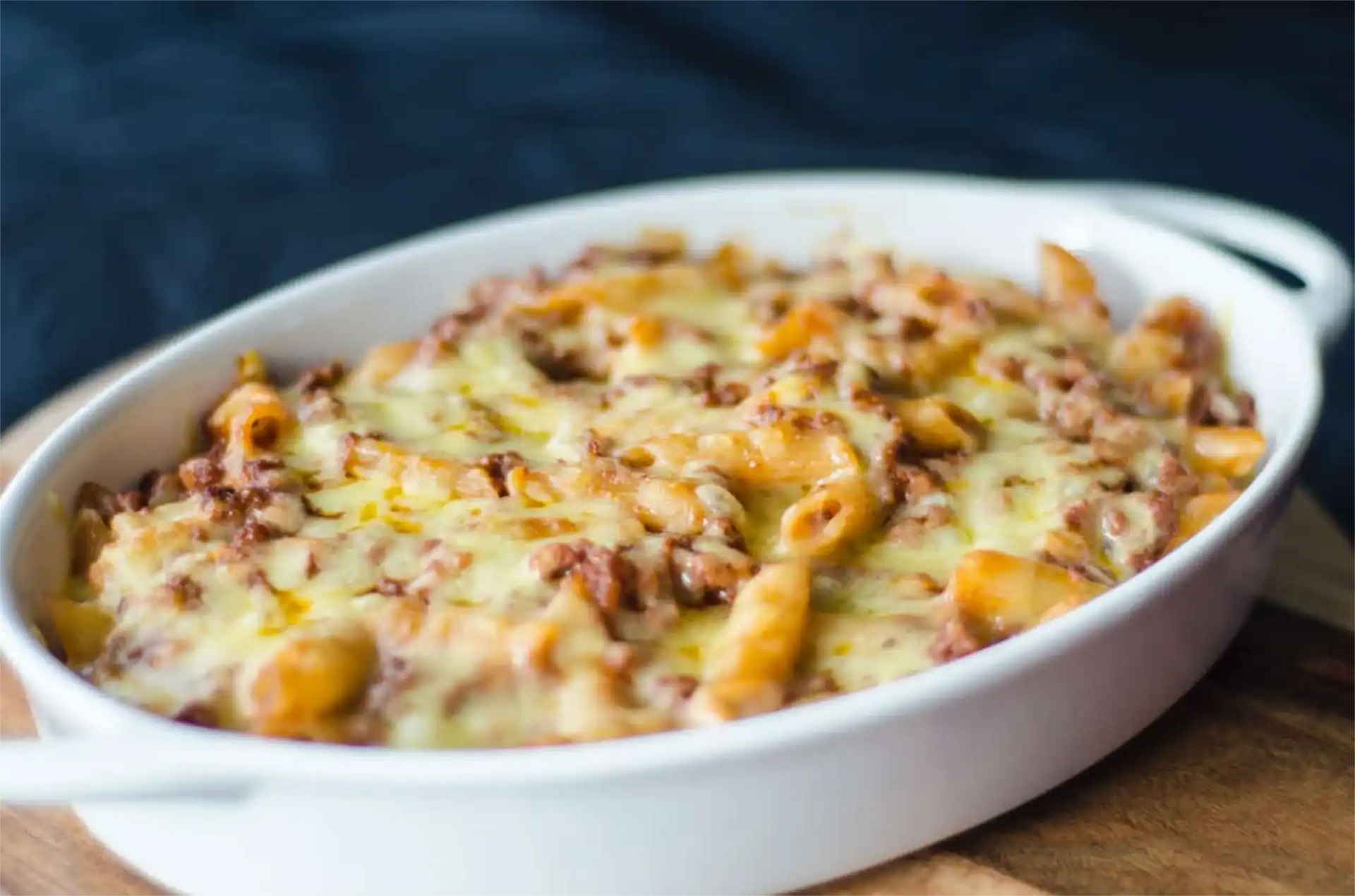Spicy Mac 'n' Cheese Squares | Munching Matilda