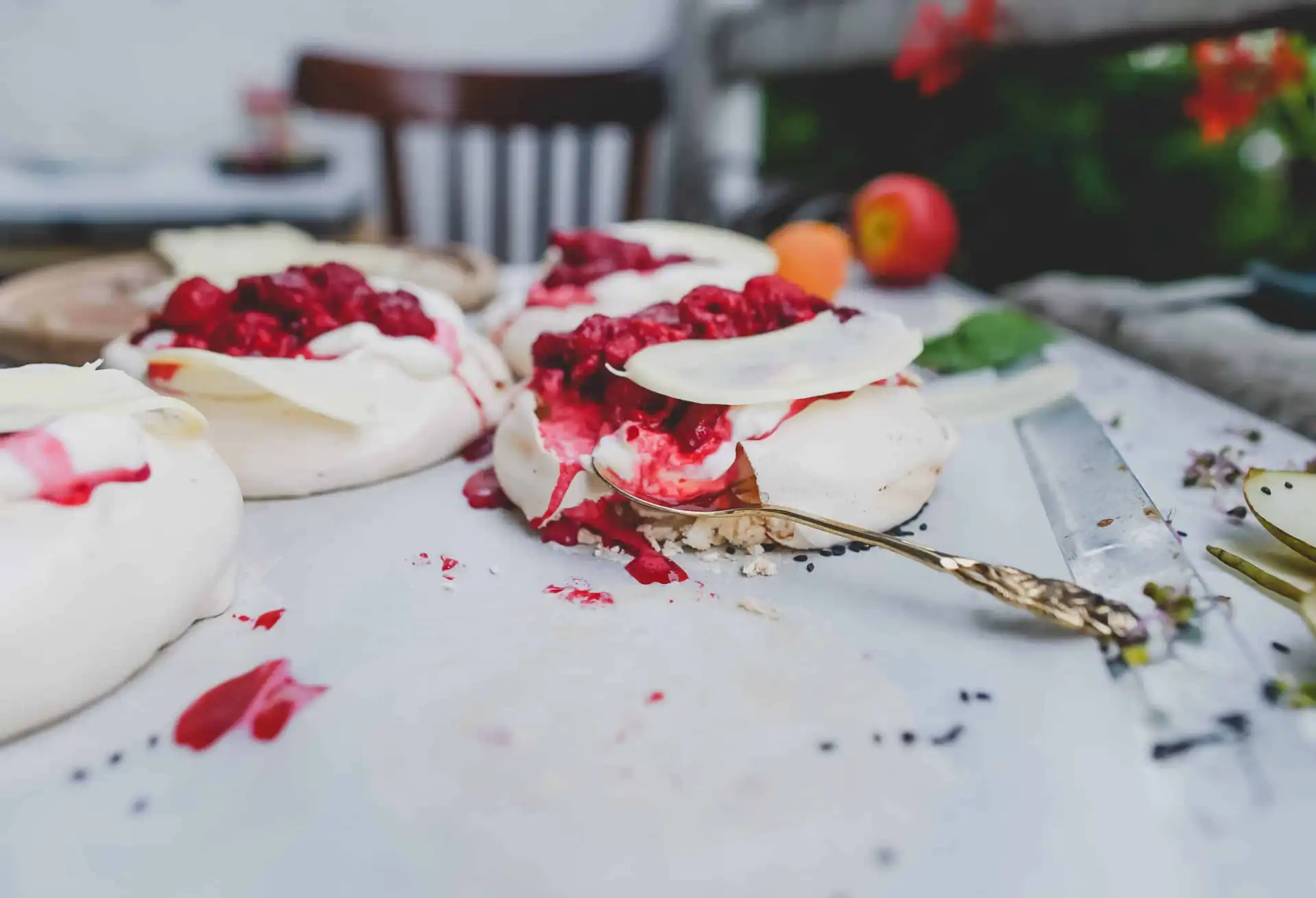 Perfectly pink pavlova | Munching Matilda